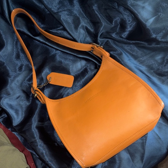 Sportscoach Tan Leather Shoulder Bag - Picture 17 of 17